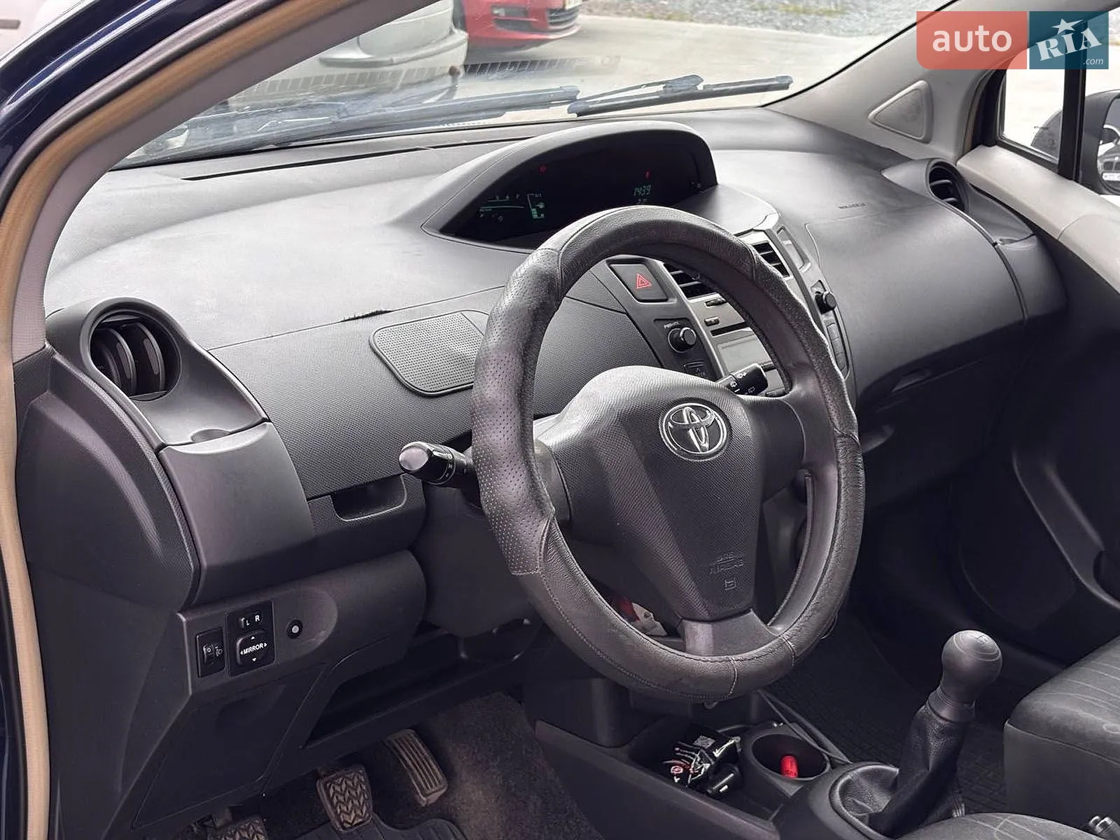 2011 Toyota Yaris - мініатюра 17