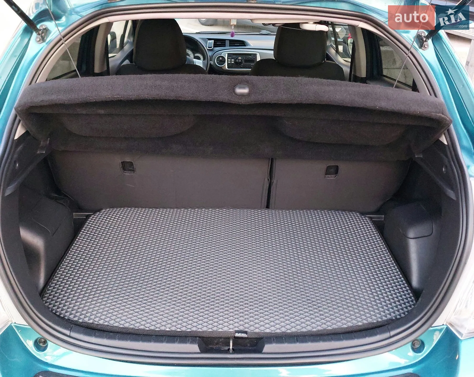 2012 Toyota Yaris - мініатюра 10