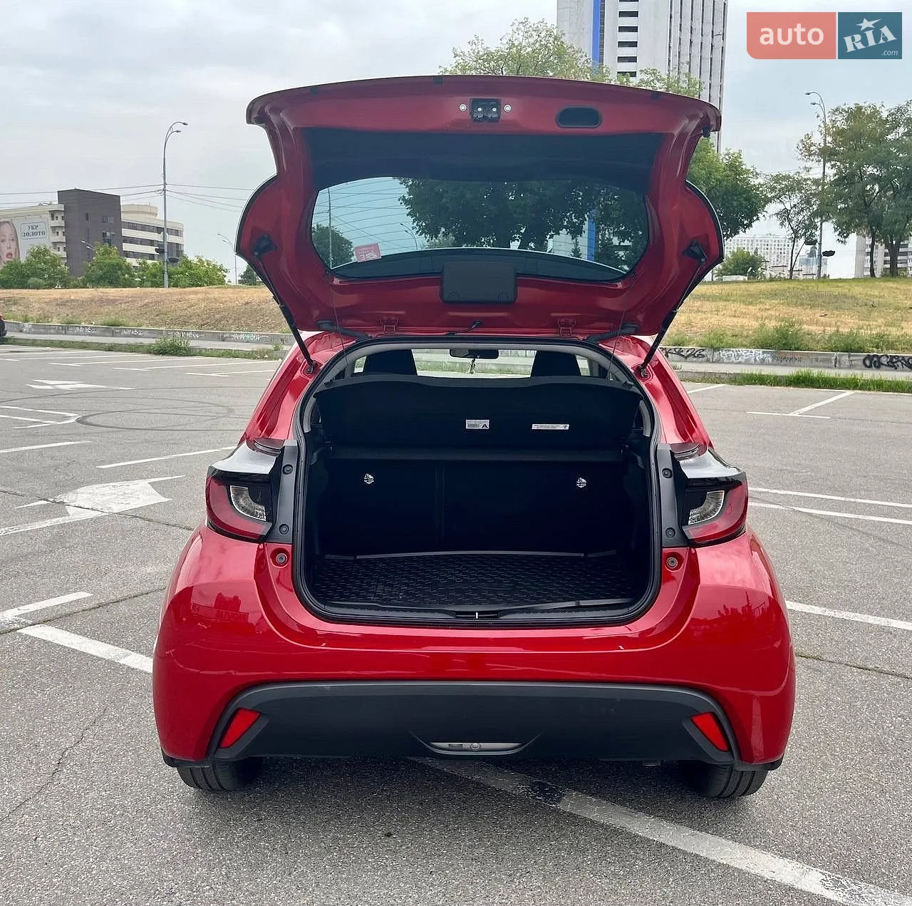 2022 Toyota Yaris - мініатюра 7