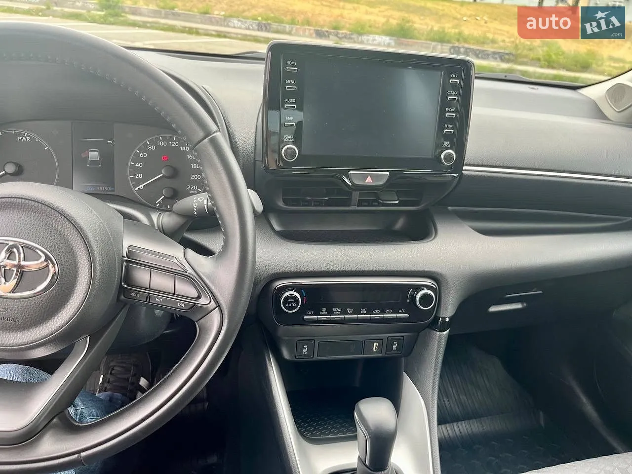 2022 Toyota Yaris - мініатюра 12