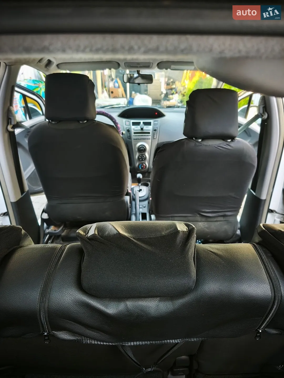 2011 Toyota Yaris - мініатюра 14