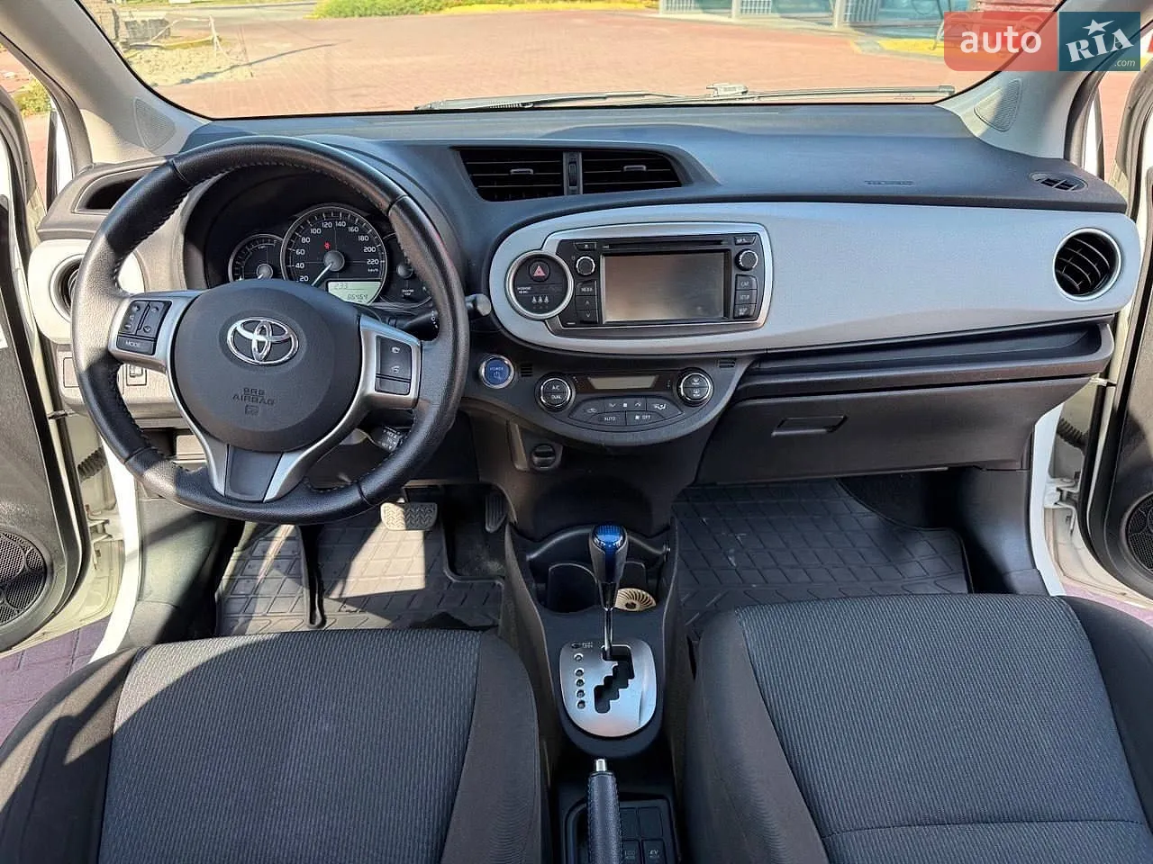 2012 Toyota Yaris - мініатюра 10