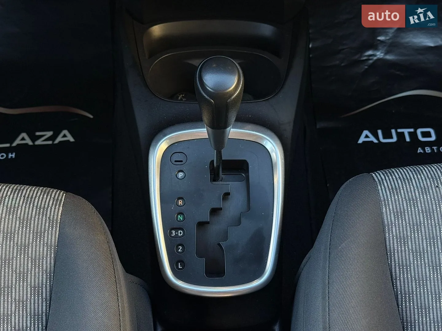 2015 Toyota Yaris - мініатюра 29