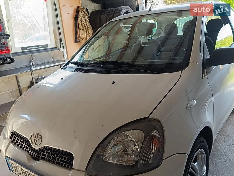 Toyota Yaris 2001