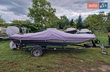 Катер Tracker Bass 2004 в Черновцах