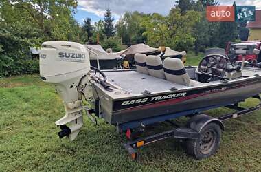 Катер Tracker Bass 2004 в Чернівцях
