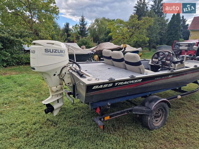 Катер Tracker Bass 2004 в Черновцах