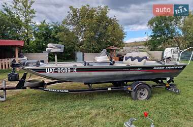Катер Tracker Bass 2004 в Чернівцях