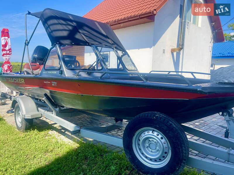 Катер Tracker Bass 2004 в Кам'янець-Подільському