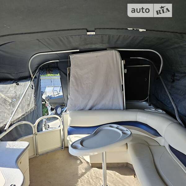 Лодка Tracker Party Barge 2007 в Киеве