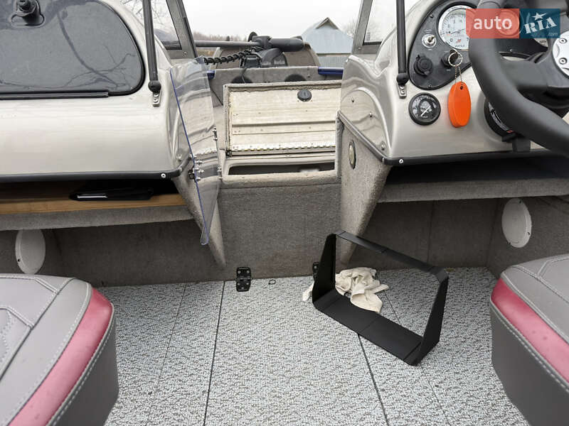 Катер Tracker Pro Guide 2013 в Києві