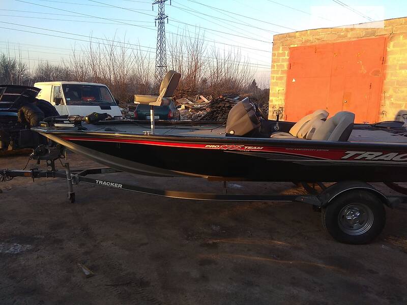 Катер Tracker Pro Team 2018 в Броварах фото Катер Tracker Pro Team 2018 в Броварах