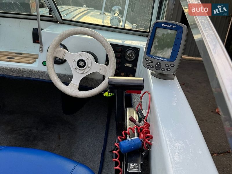 Катер Tracker Pro 2000 в Василькові