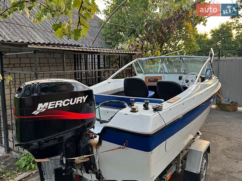 Катер Tracker Pro 2000 в Василькові