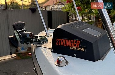 Катер Tracker Pro 2000 в Василькові