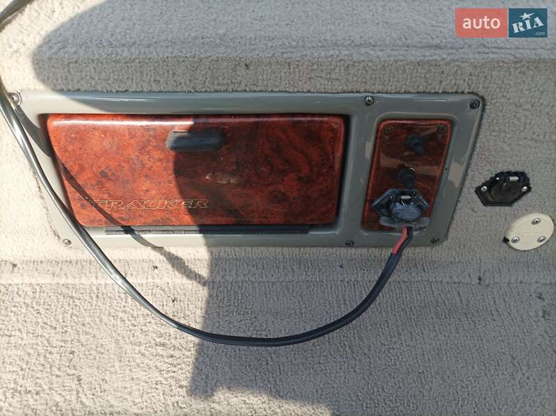 Лодка Tracker Targa 2004 в Гостомеле