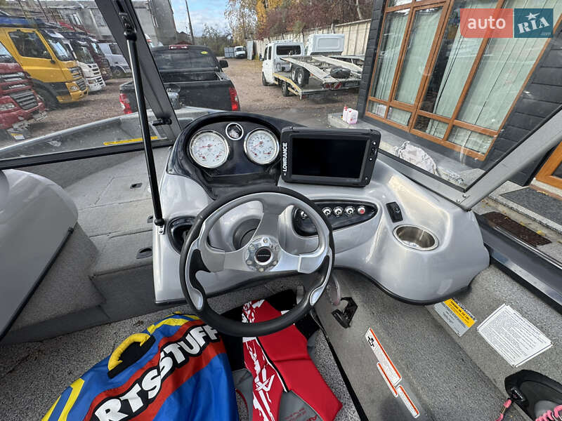 Катер Tracker Targa 2009 в Житомирі