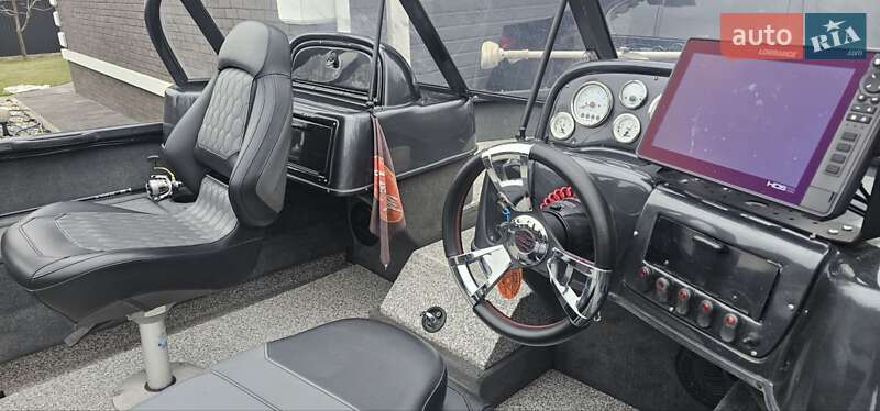 Човен Tracker Targa 2006 в Борисполі