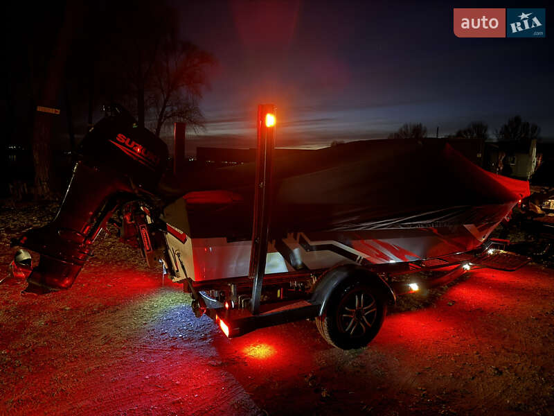 Човен Tracker Targa 2006 в Борисполі