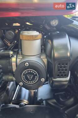 Боббер Triumph Bonneville 2022 в 