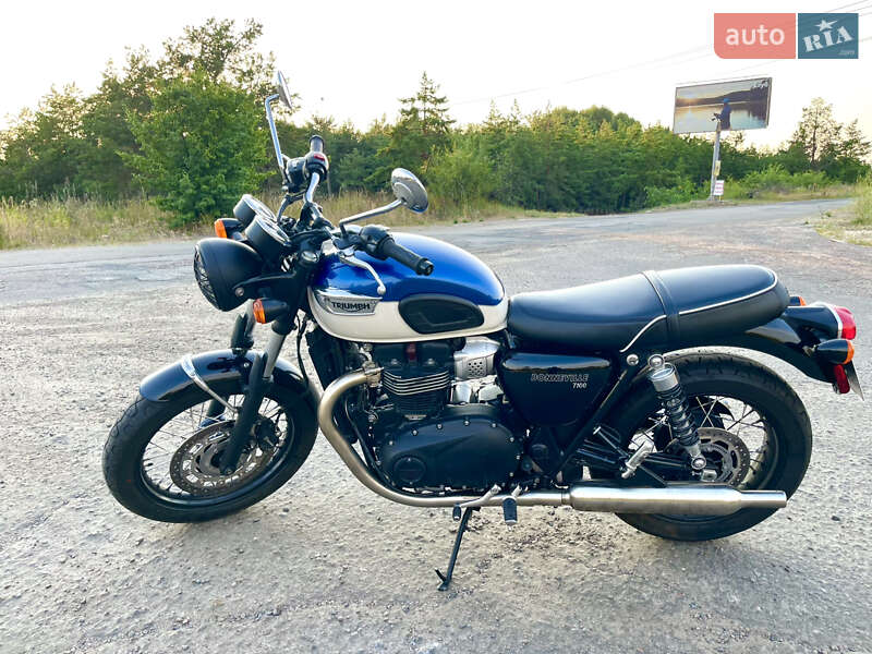Triumph Bonneville 2022