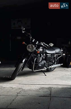 Мотоцикл Классик Triumph Bonneville 2014 в  Мотоцикл Классик Triumph Bonneville 2014 в
