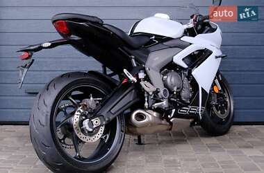 Мотоцикл Спорт-туризм Triumph Daytona 660 2024 в 
