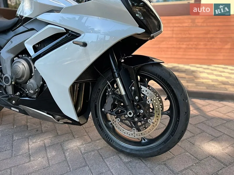 TRIUMPH DAYTONA 660 2024 VIN SMTL23UF7STBW5959 фото оголошення 14 з 42