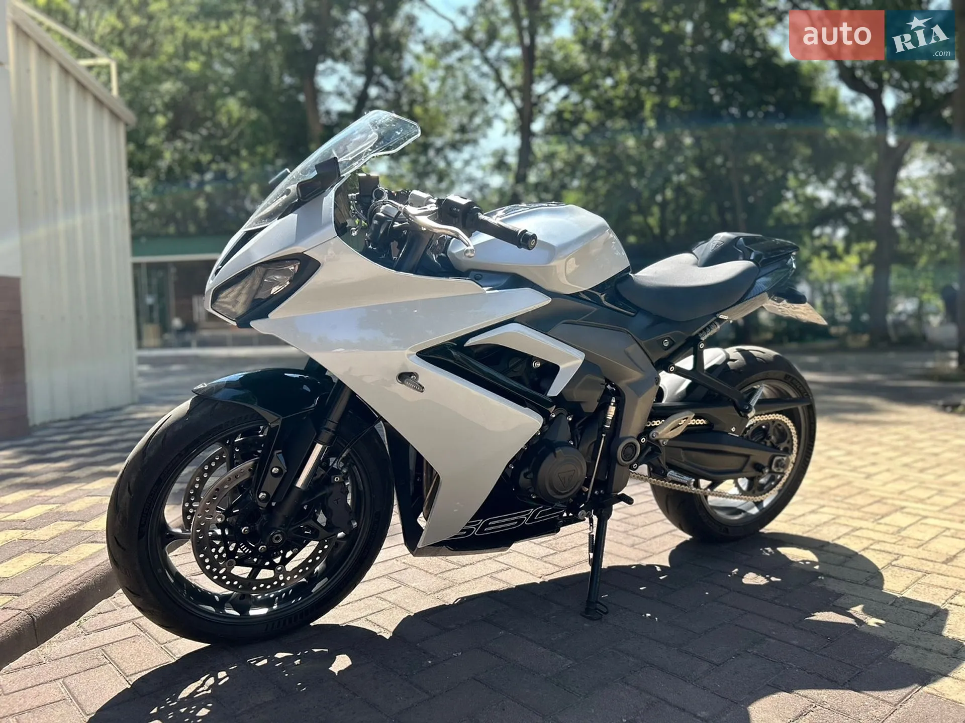 TRIUMPH DAYTONA 660 2024 VIN SMTL23UF7STBW5959 фото оголошення 2 з 12