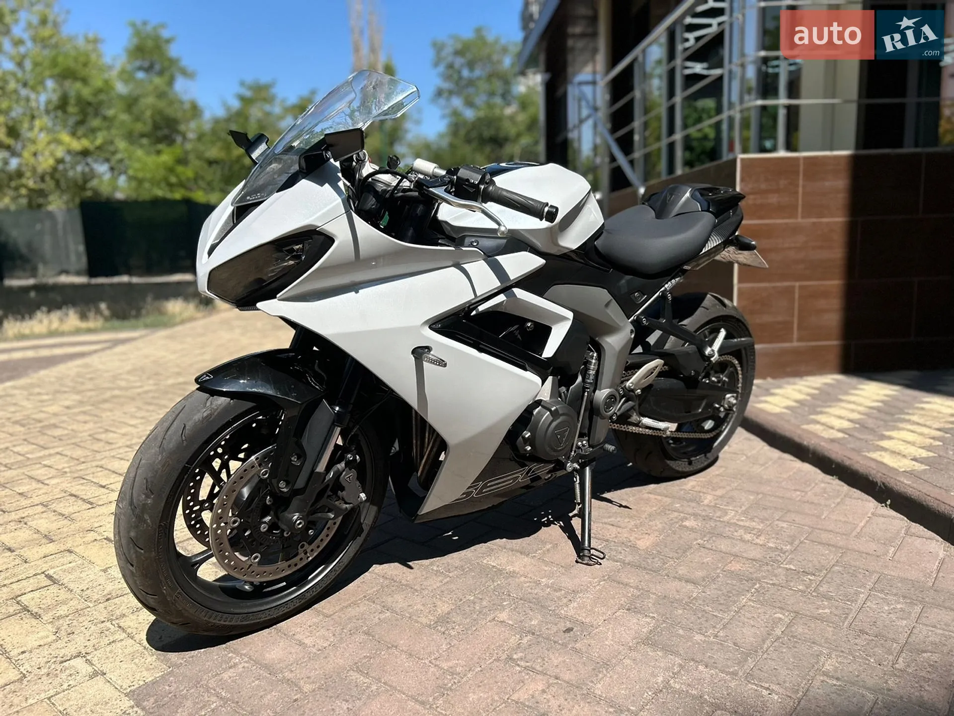 TRIUMPH DAYTONA 660 2024 VIN SMTL23UF7STBW5959 фото оголошення 3 з 12