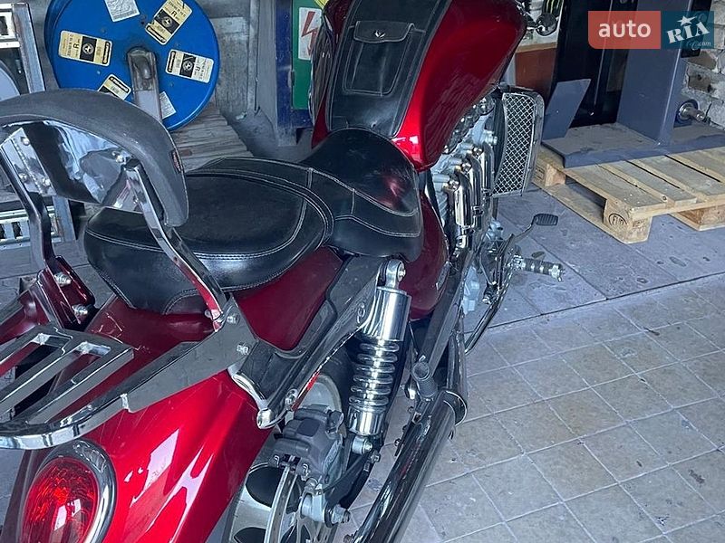 Боббер Triumph Rocket 3 2004 в Хмельницком
