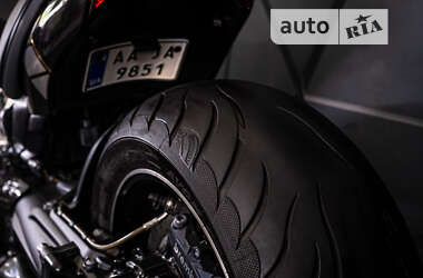 Мотоцикл Круизер Triumph Rocket III 2020 в 