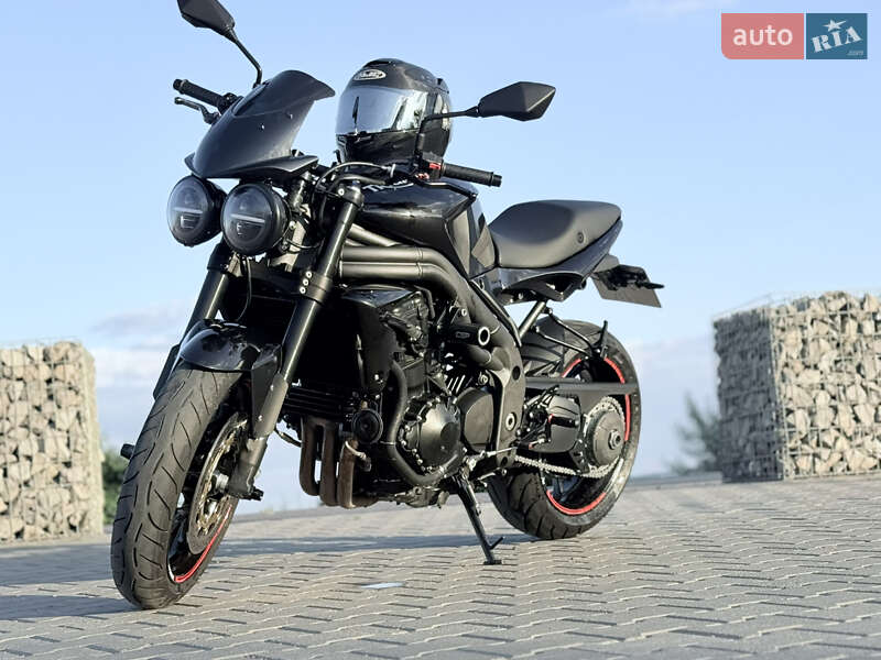 Мотоцикл Без обтекателей (Naked bike) Triumph Speed Triple 2010 в Черновцах