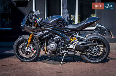 Спортбайк Triumph Speed Triple 2023 в 
