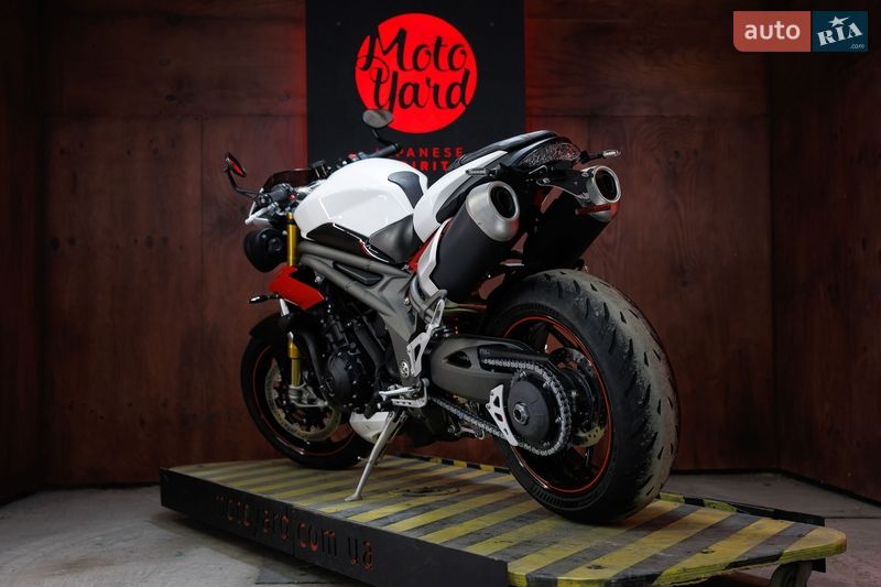 Мотоцикл Без обтекателей (Naked bike) Triumph Speed Triple 2016 в Днепре