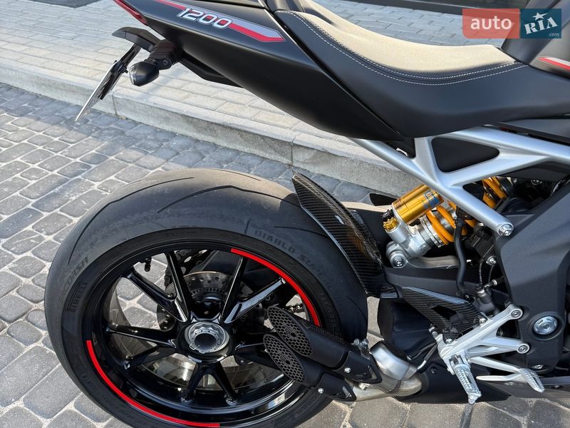 Мотоцикл Без обтекателей (Naked bike) Triumph Speed Triple 2022 в Киеве фото 6 Мотоцикл Без обтекателей (Naked bike) Triumph Speed Triple 2022 в Киеве