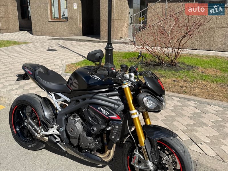 Мотоцикл Без обтекателей (Naked bike) Triumph Speed Triple 2022 в Киеве фото 4 Мотоцикл Без обтекателей (Naked bike) Triumph Speed Triple 2022 в Киеве