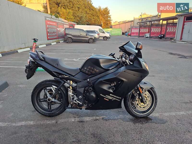Мотоцикл Спорт-туризм Triumph Sprint 2005 в 