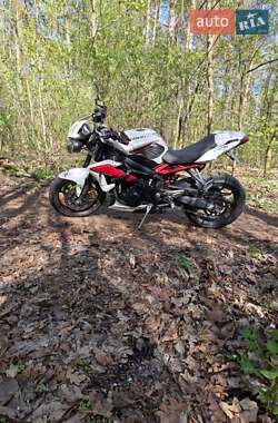 Мотоцикл Без обтекателей (Naked bike) Triumph Street Triple 675 2013 в 