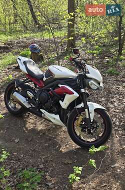 Мотоцикл Без обтекателей (Naked bike) Triumph Street Triple 675 2013 в 