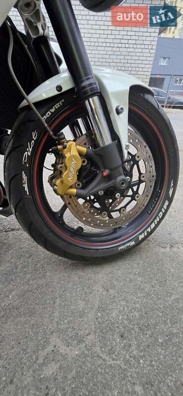 Мотоцикл Без обтекателей (Naked bike) Triumph Street Triple 675 2013 в Киеве