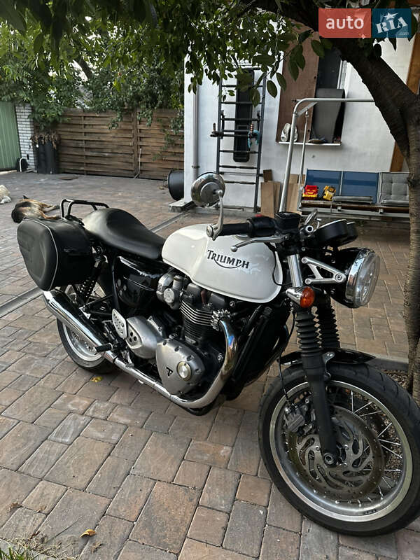 Кафе рейсер Triumph Thruxton 2016 в Киеве