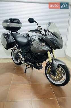 Мотоцикл Багатоцільовий (All-round) Triumph Tiger 2010 в 