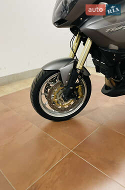 Мотоцикл Багатоцільовий (All-round) Triumph Tiger 2010 в 