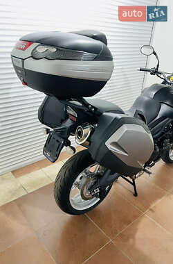 Мотоцикл Багатоцільовий (All-round) Triumph Tiger 2010 в 