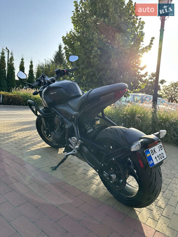 Мотоцикл Без обтекателей (Naked bike) Triumph Trident 2022 в Киеве фото 9 Мотоцикл Без обтекателей (Naked bike) Triumph Trident 2022 в Киеве