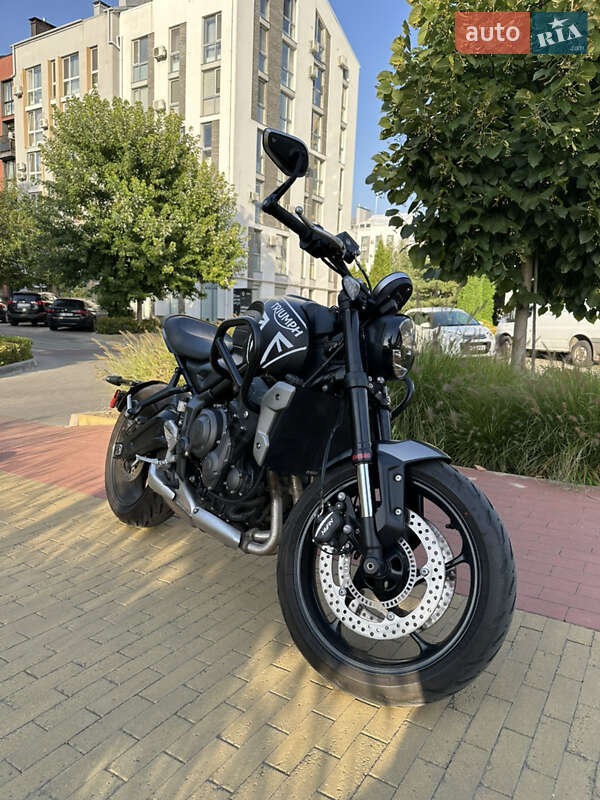 Мотоцикл Без обтекателей (Naked bike) Triumph Trident 2022 в Киеве фото 12 Мотоцикл Без обтекателей (Naked bike) Triumph Trident 2022 в Киеве