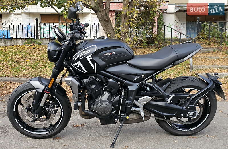 Мотоцикл Без обтікачів (Naked bike) Triumph Trident 2023 в Києві фото 2 Мотоцикл Без обтікачів (Naked bike) Triumph Trident 2023 в Києві