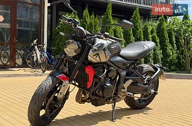 Мотоцикл Без обтекателей (Naked bike) Triumph Trident 2023 в Киеве фото 10 Мотоцикл Без обтекателей (Naked bike) Triumph Trident 2023 в Киеве