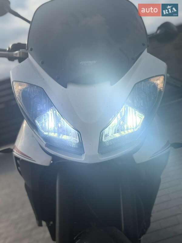 Мотоцикл Спорт-туризм Triumph Triple 2014 в Вараше фото 8 Мотоцикл Спорт-туризм Triumph Triple 2014 в Вараше